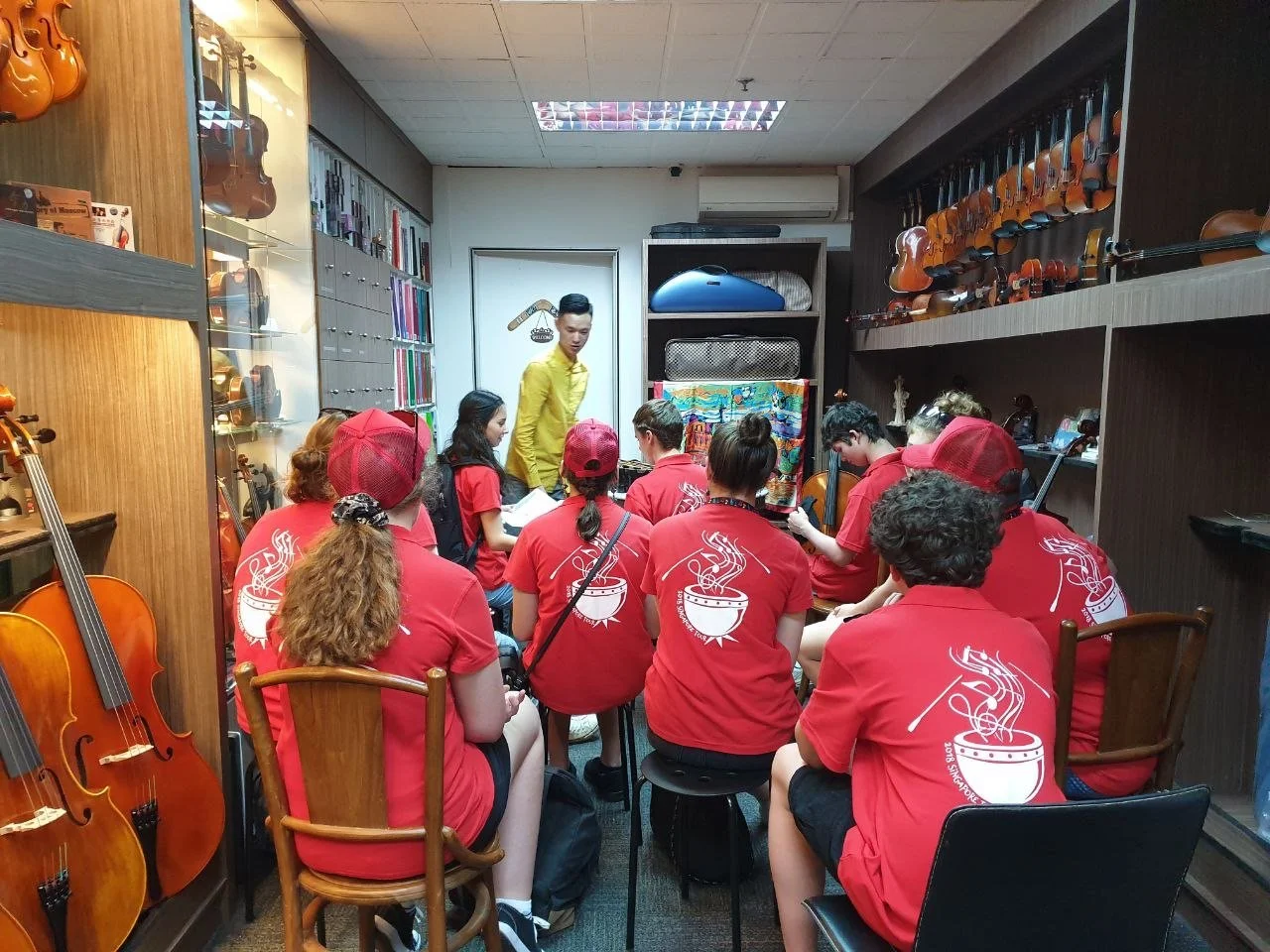 MNCYO musicians during the Singapore tour (photo 3342).